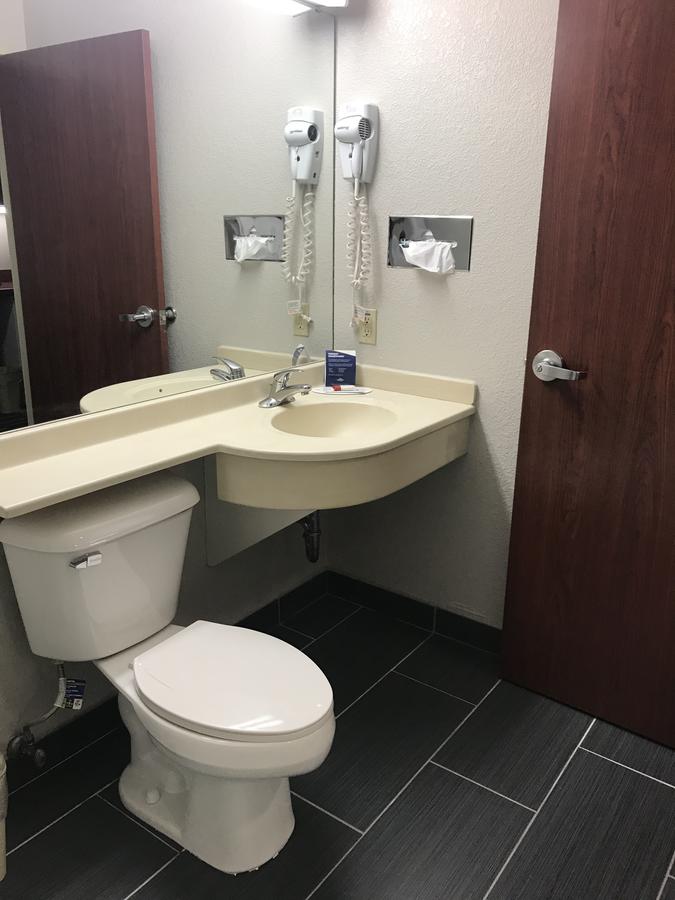 Microtel Inn & Suites Urbandale - thumb 22