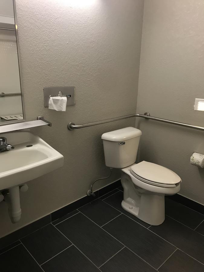 Microtel Inn & Suites Urbandale - thumb 2