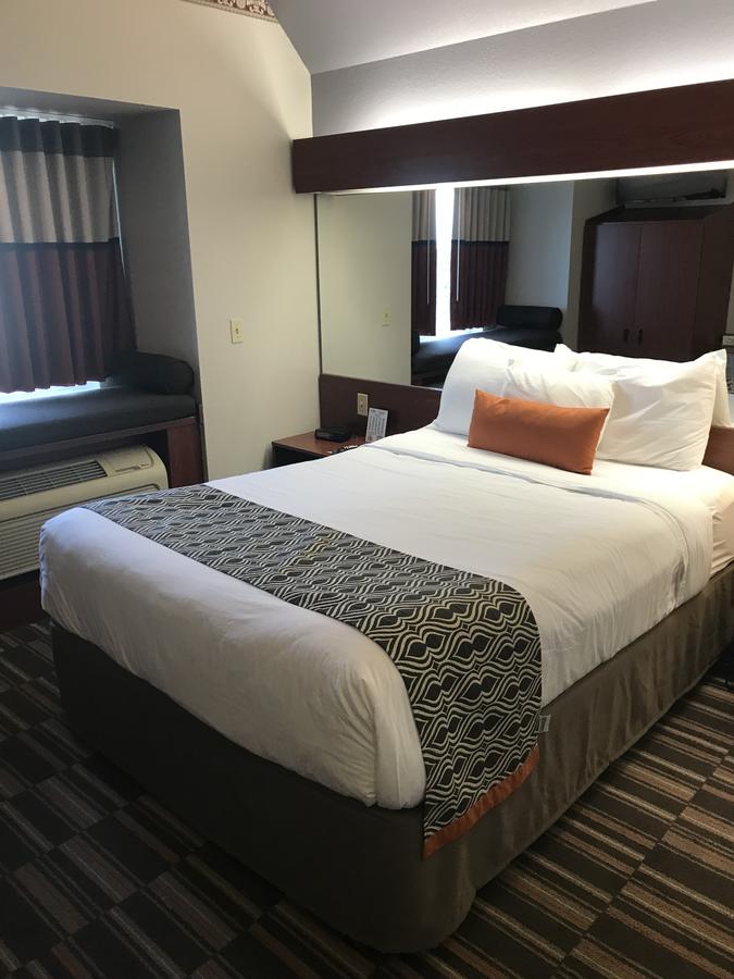 Microtel Inn & Suites Urbandale - thumb 34