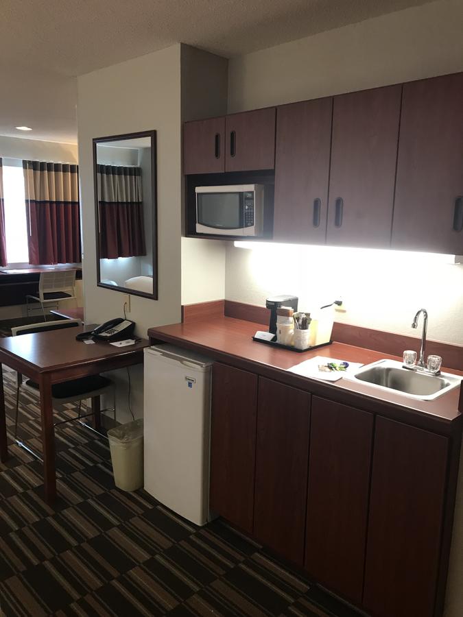 Microtel Inn & Suites Urbandale - thumb 29