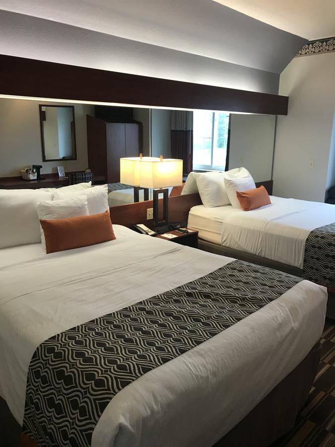 Microtel Inn & Suites Urbandale - thumb 17