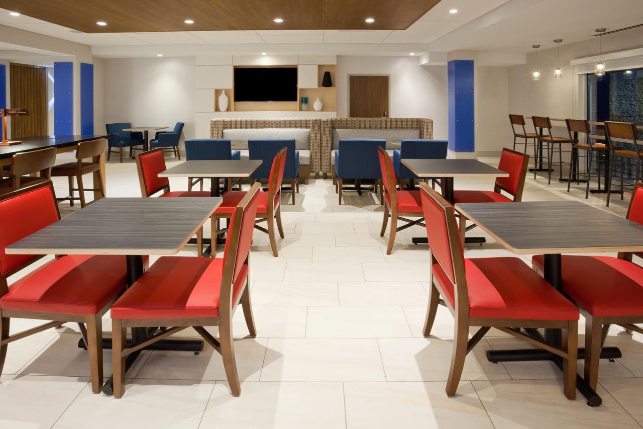 Holiday Inn Express-Des Moines Downtown - thumb 22