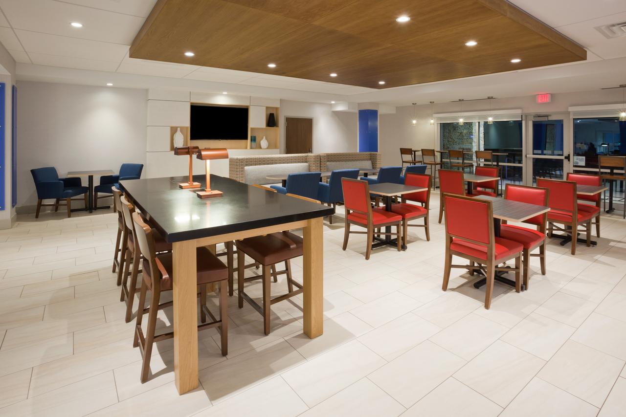 Holiday Inn Express-Des Moines Downtown - thumb 16