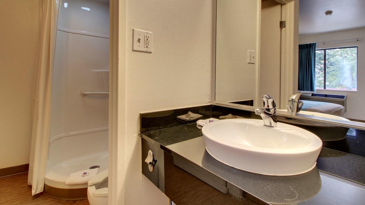 Motel 6 Des Moines North - thumb 43