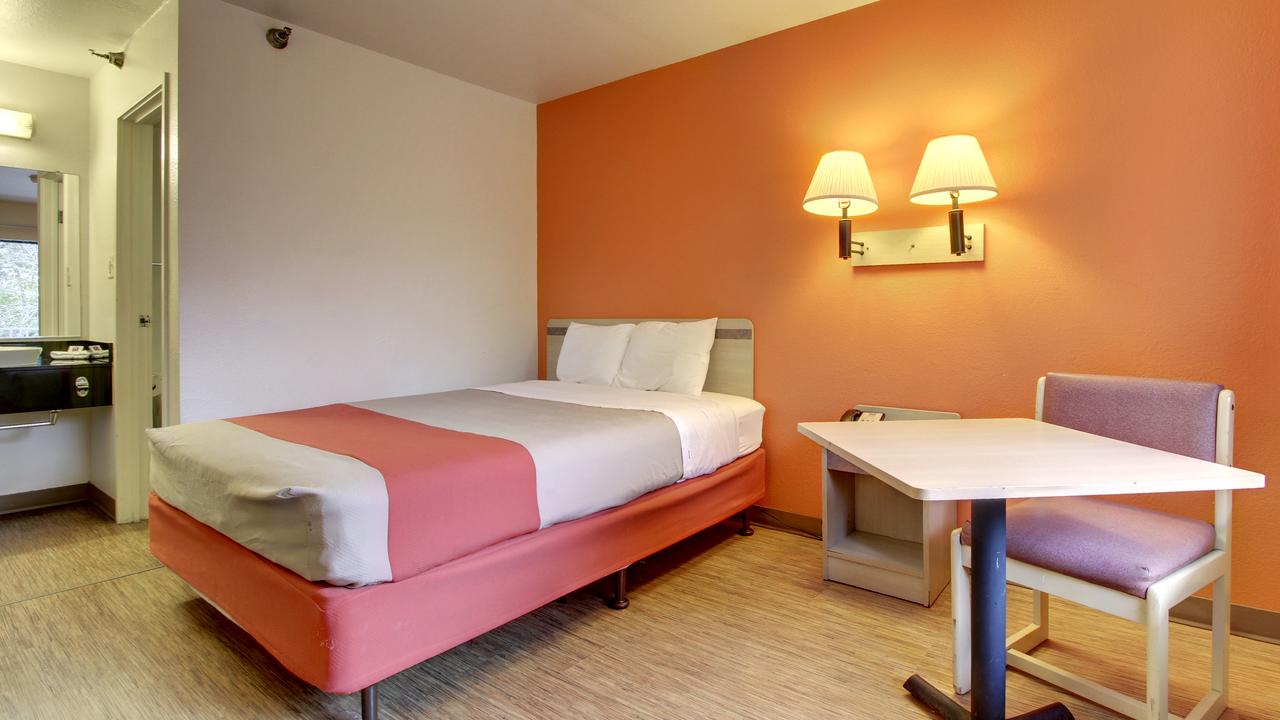 Motel 6 Des Moines North - thumb 28