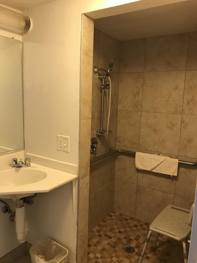 Motel 6 Des Moines North - thumb 6