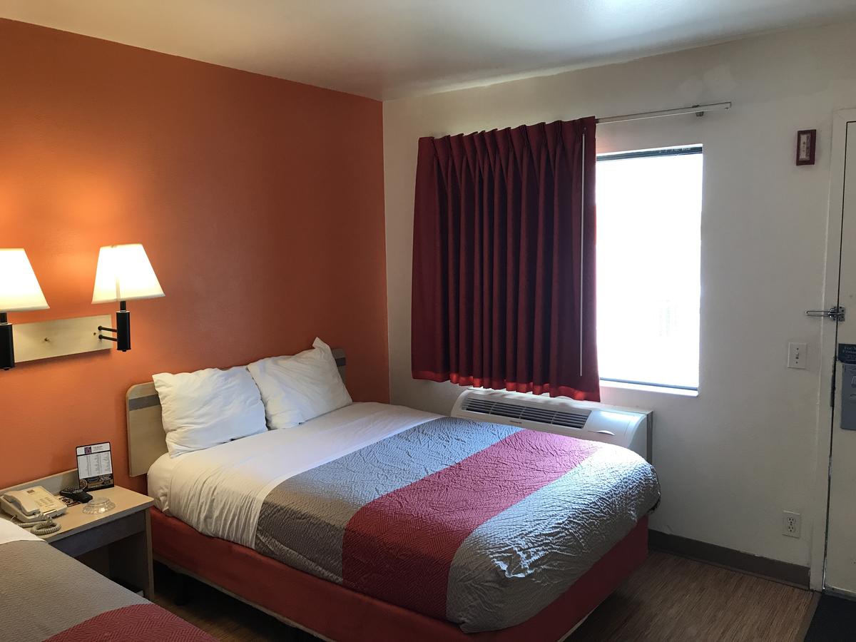 Motel 6 Des Moines North - thumb 4