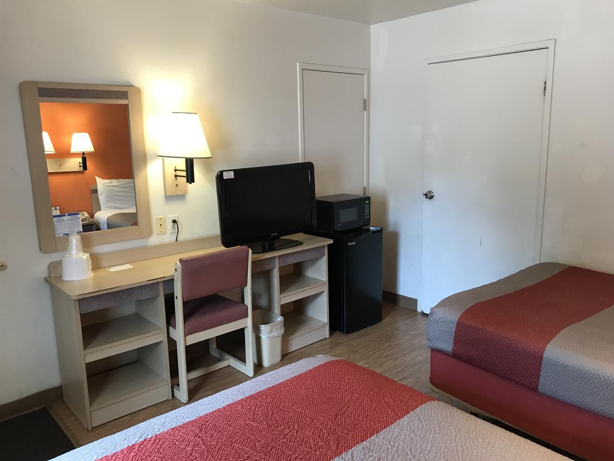 Motel 6 Des Moines North - thumb 3