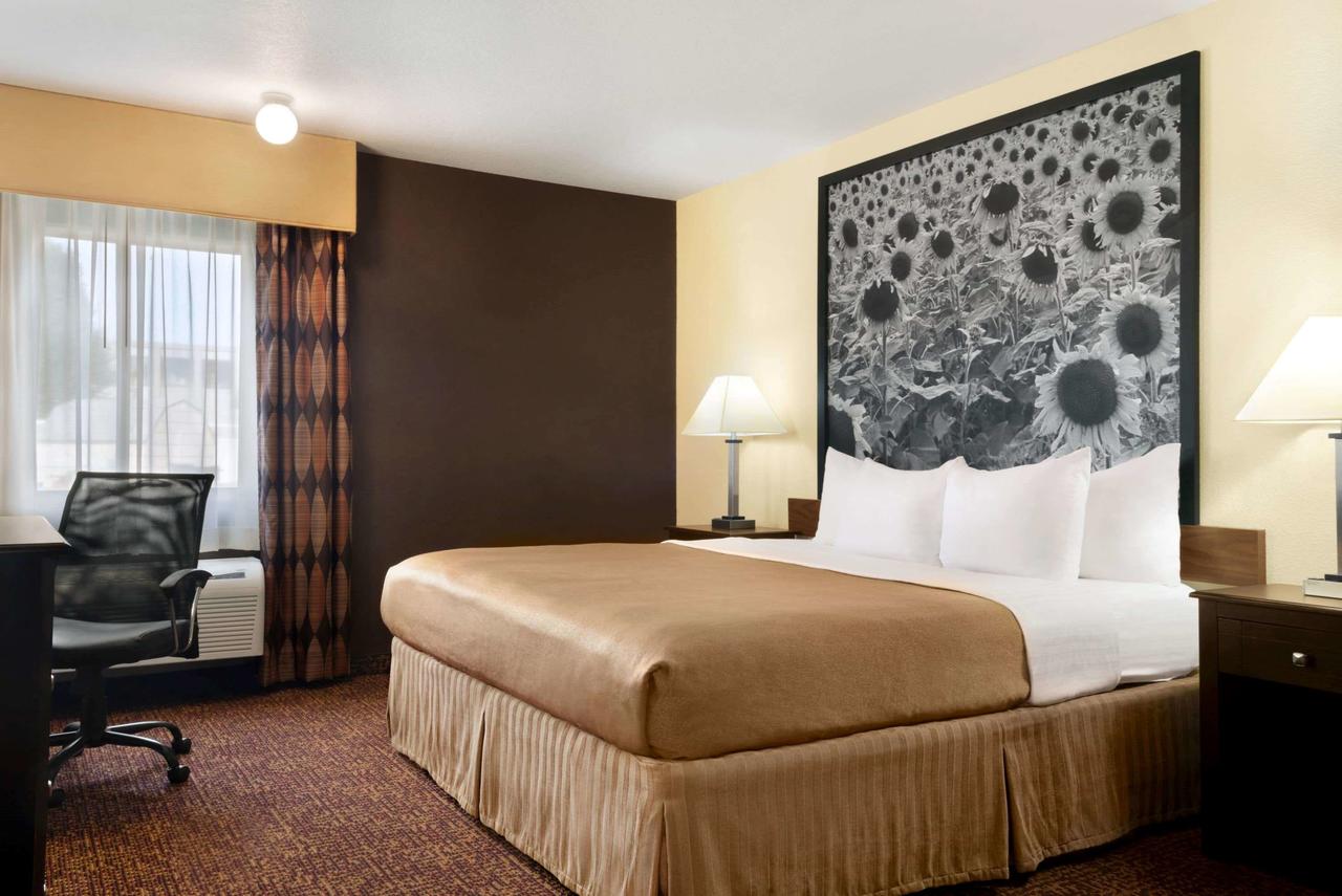 Super 8 By Wyndham Des Moines - thumb 0