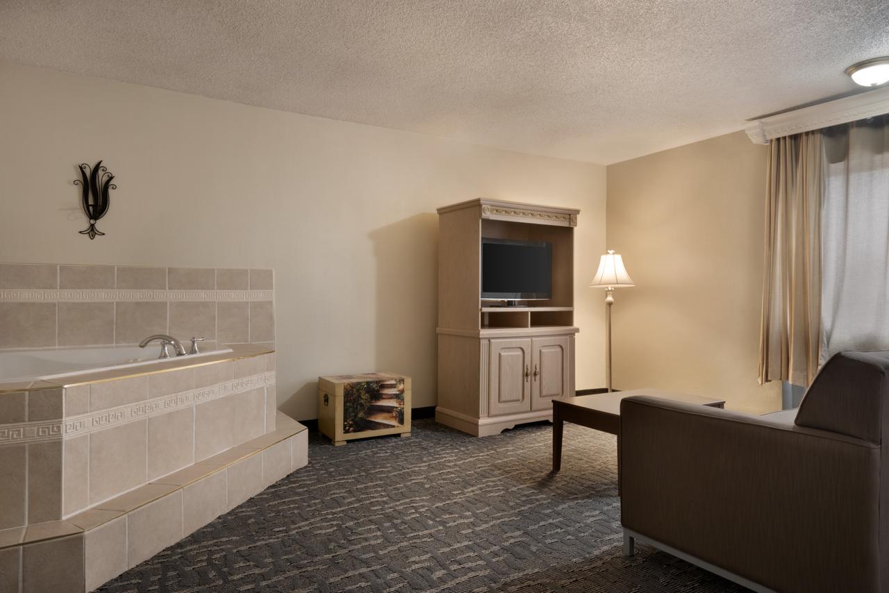 Baymont By Wyndham Des Moines North - thumb 20