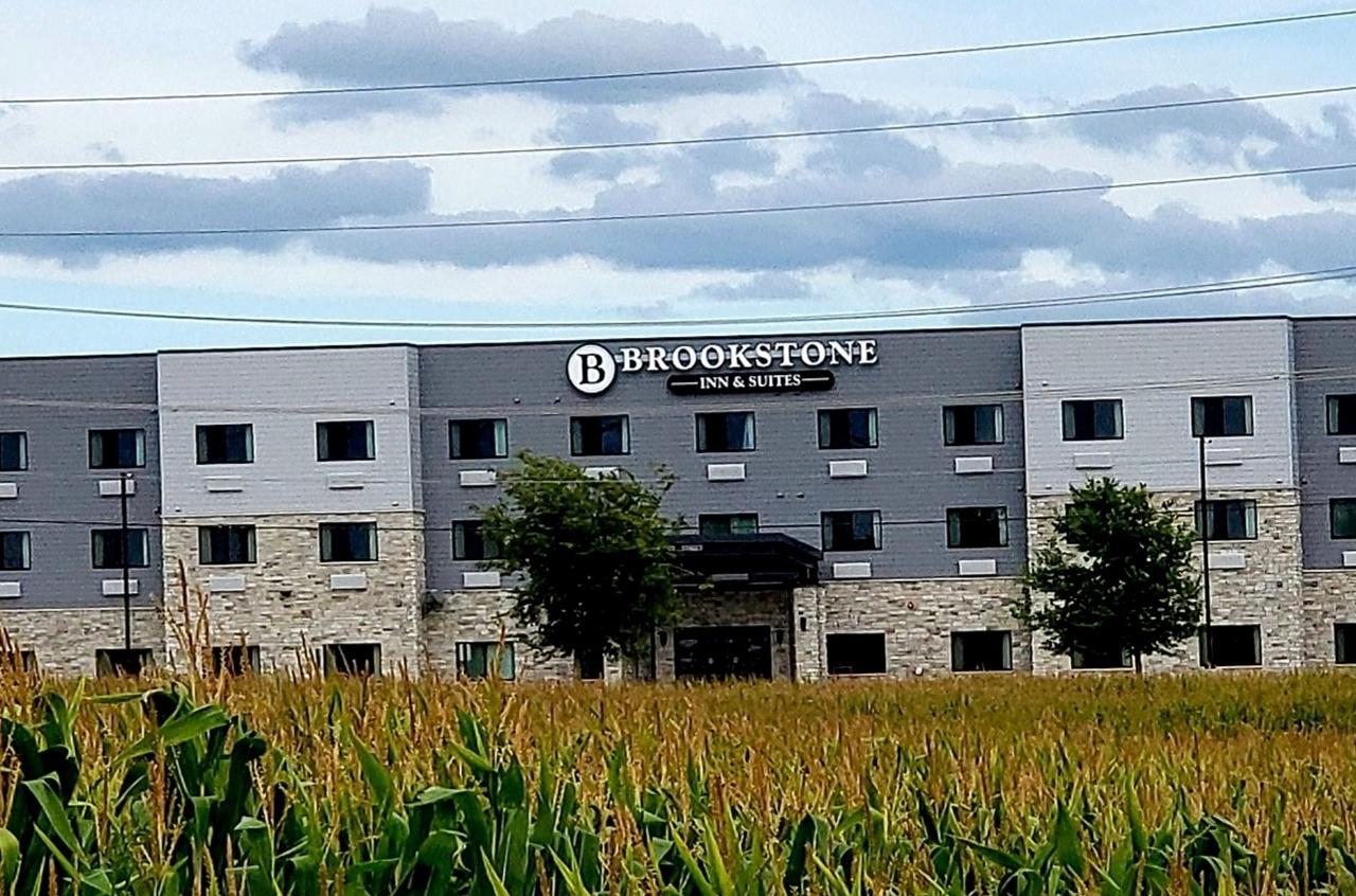 Brookstone Inn & Suites - thumb 0