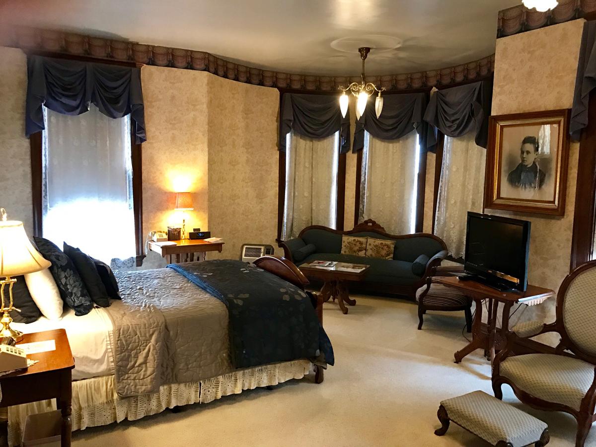 The Redstone Inn And Suites - thumb 16