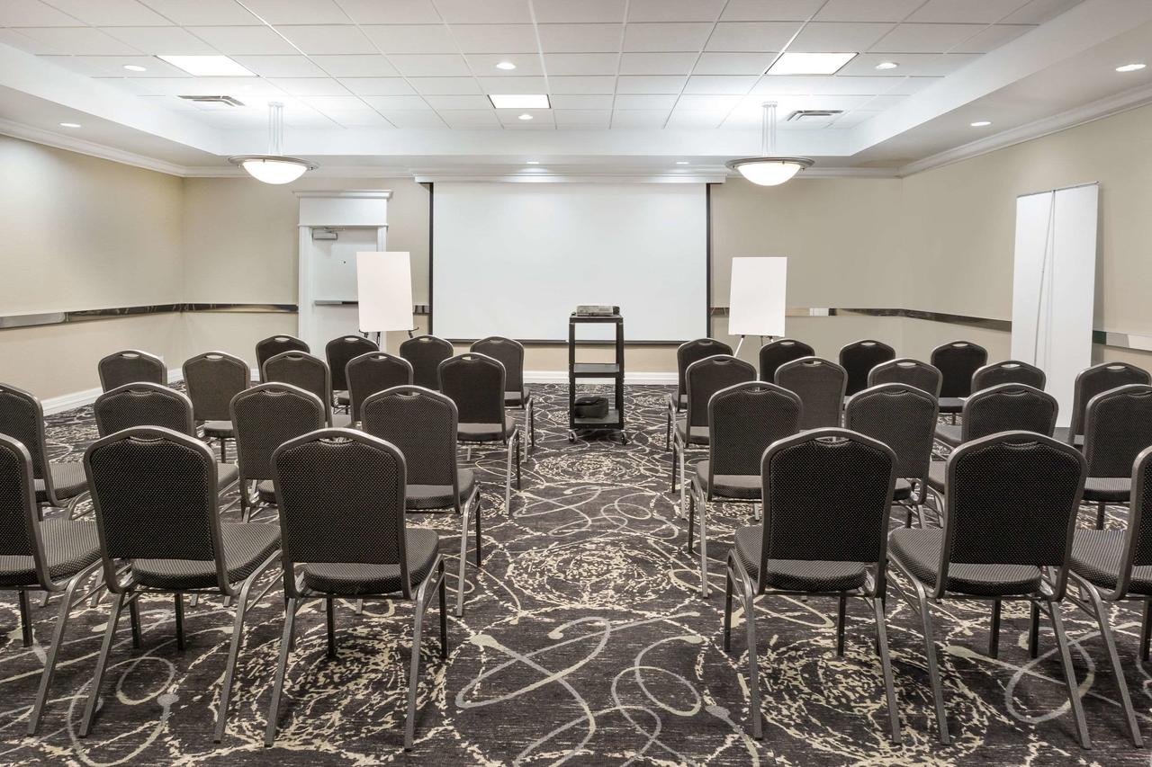 Ramada By Wyndham Des Moines Airport - thumb 27