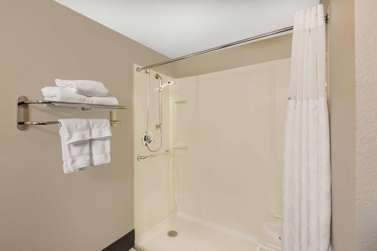 Ramada By Wyndham Des Moines Airport - thumb 24