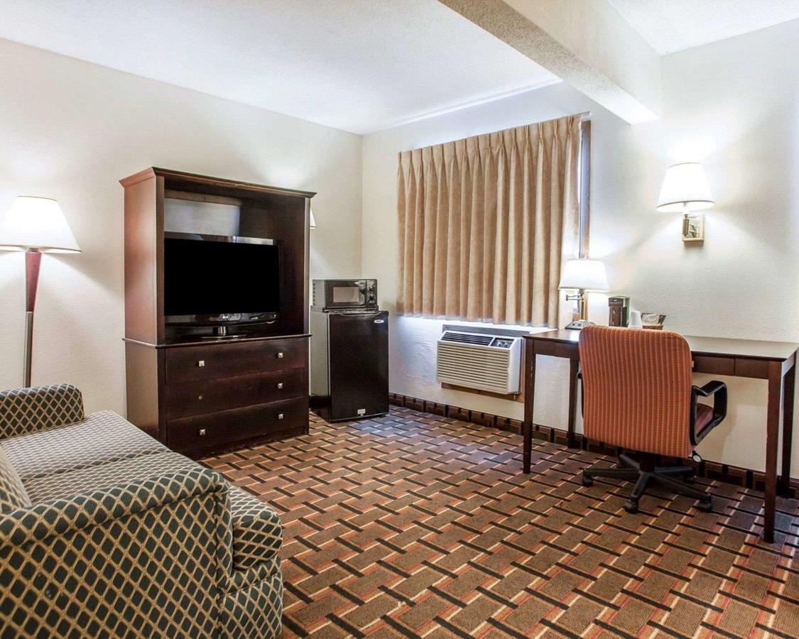 Econo Lodge Inn & Suites Bettendorf - thumb 12