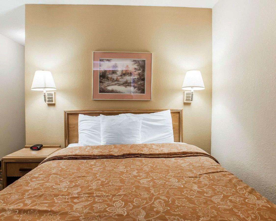 Econo Lodge Inn & Suites Bettendorf - thumb 35