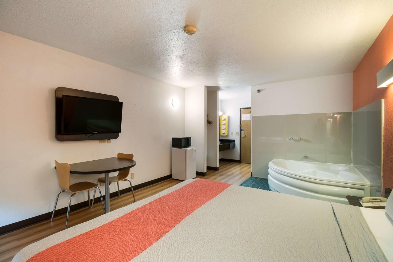 Motel 6 Davenport - thumb 2