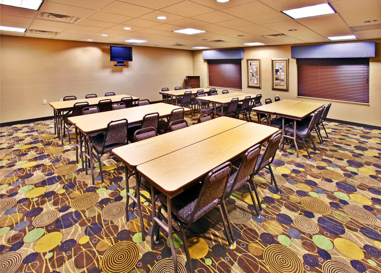 Holiday Inn Express Hotel & Suites - Dubuque West - thumb 22