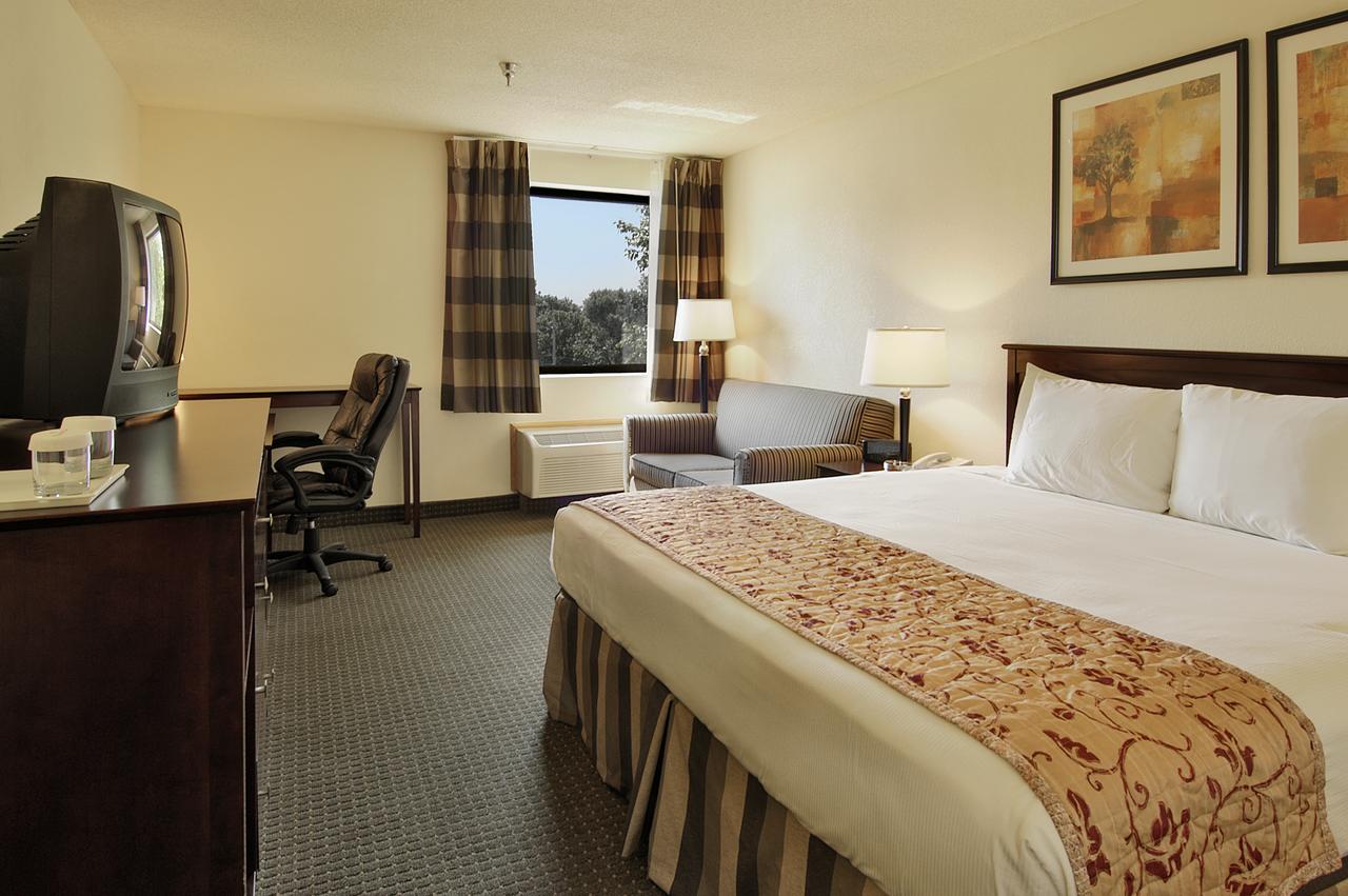 Ramada By Wyndham Bettendorf - thumb 13