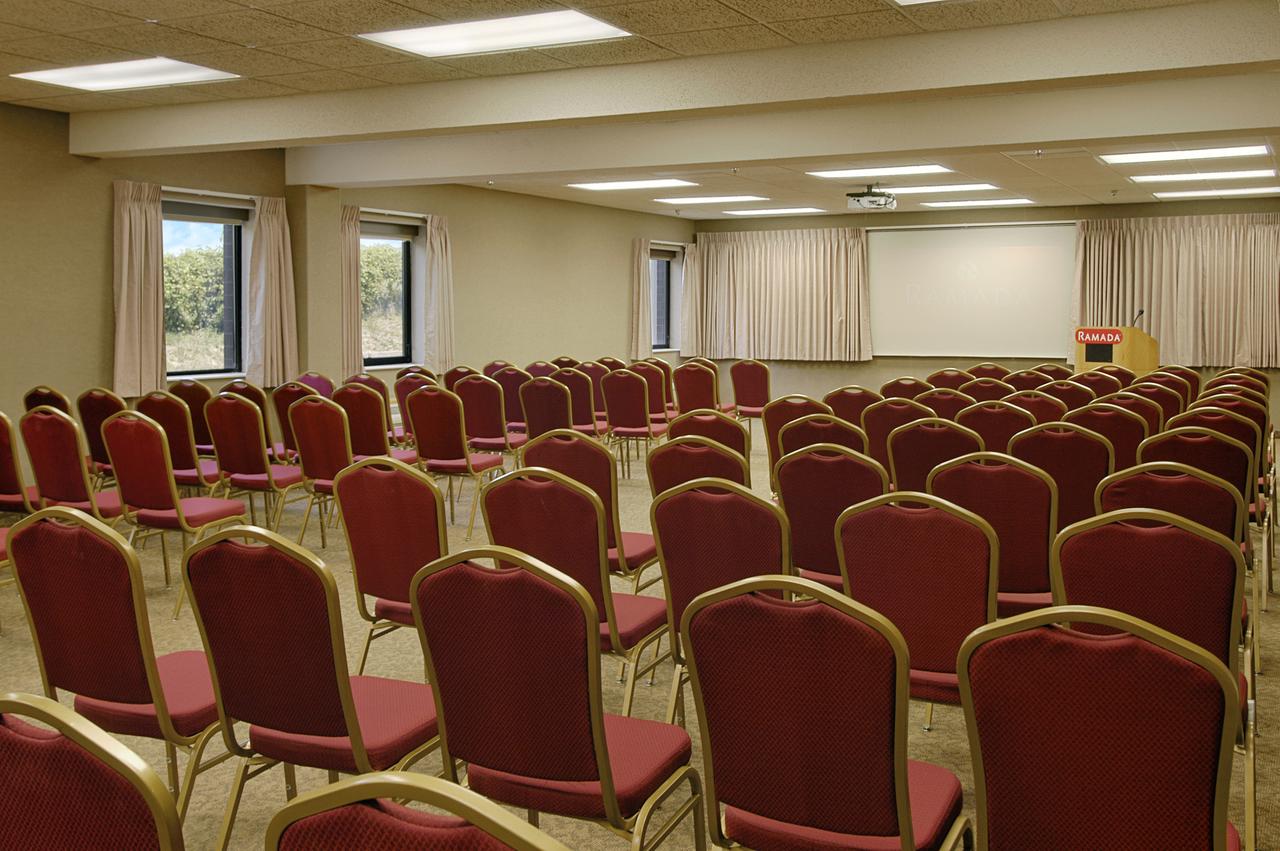 Ramada By Wyndham Bettendorf - thumb 9