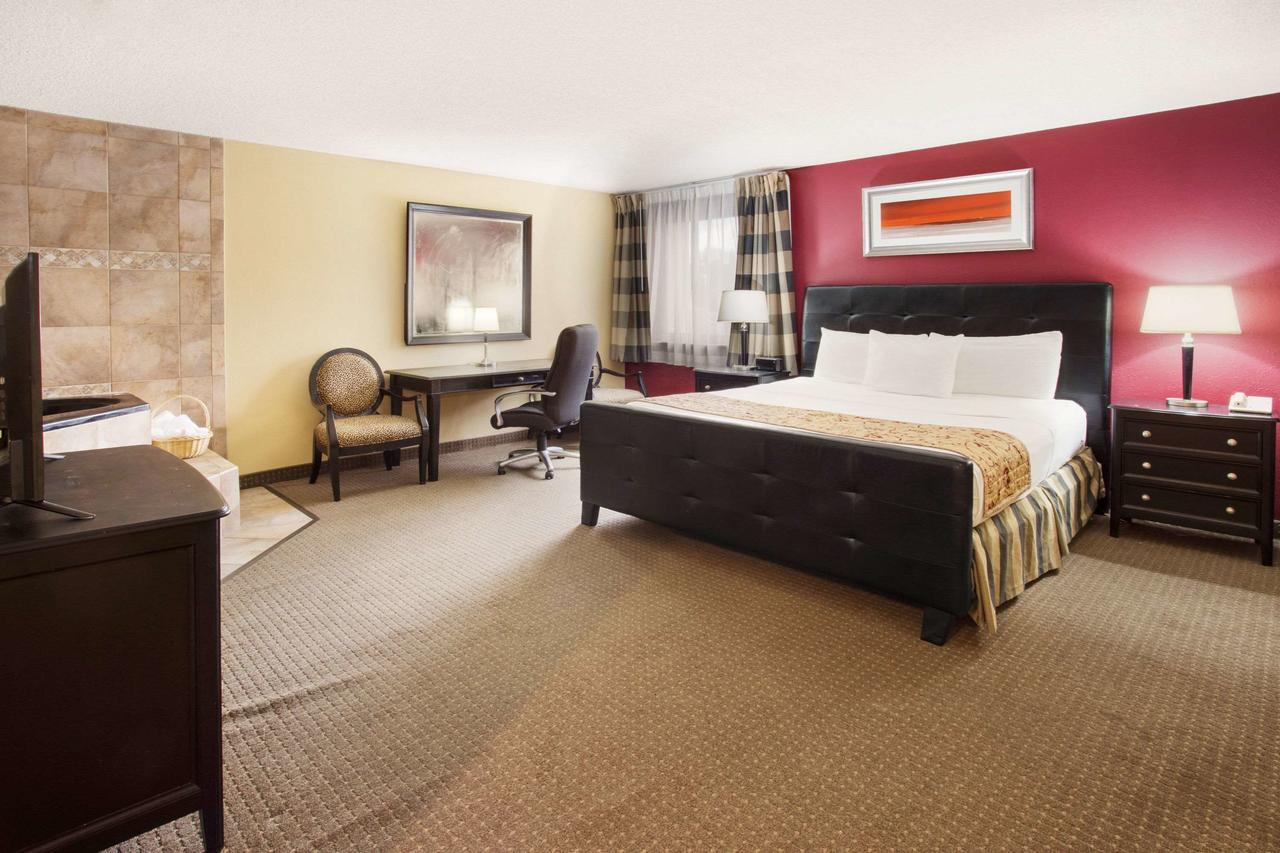 Ramada By Wyndham Bettendorf - thumb 43