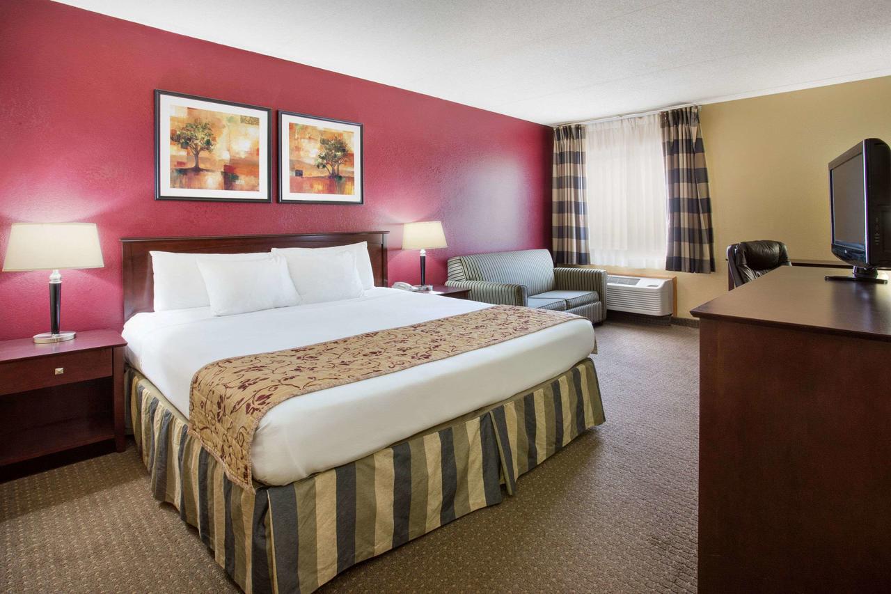 Ramada By Wyndham Bettendorf - thumb 41