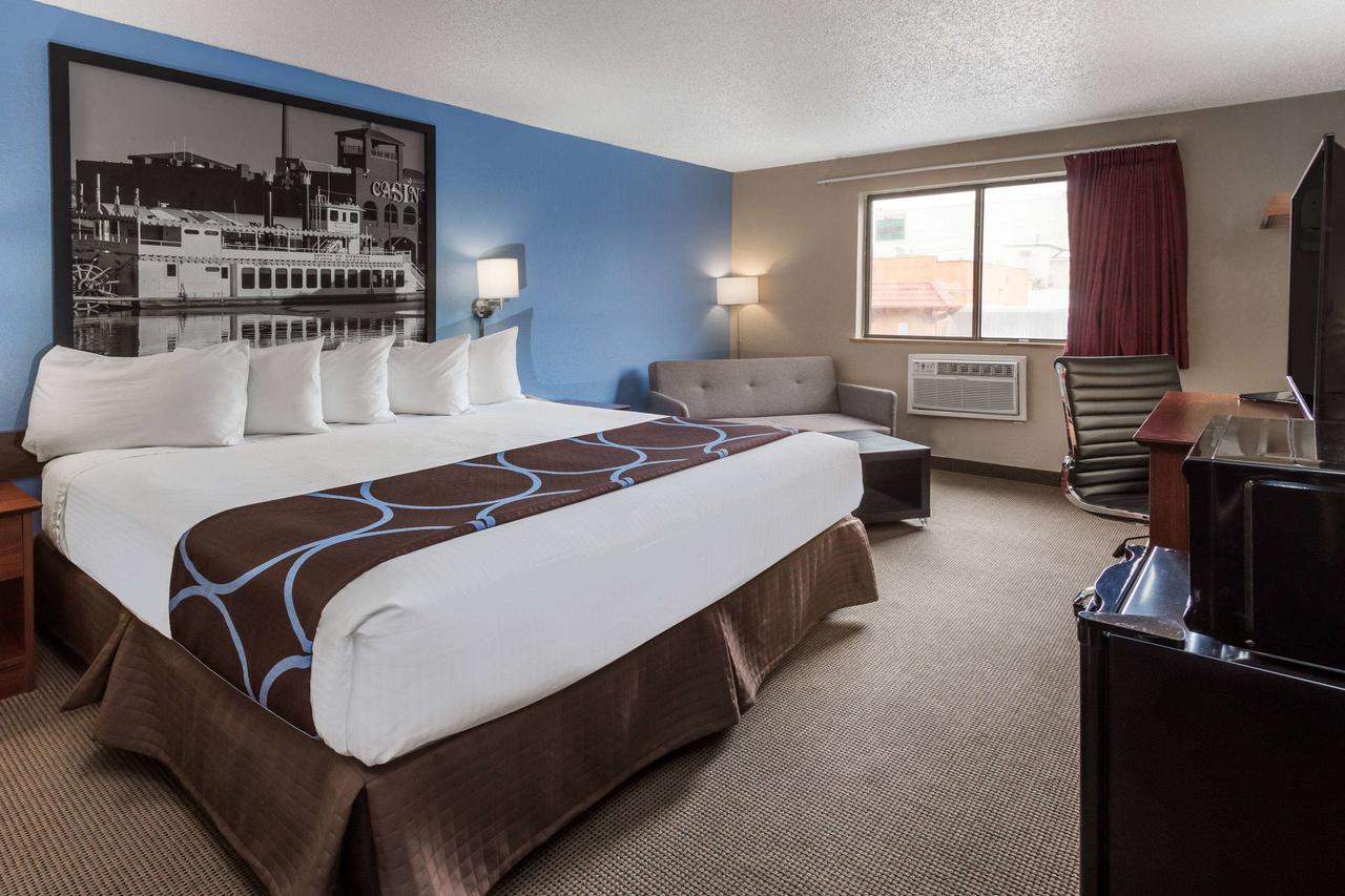 Super 8 By Wyndham Dubuque/Galena Area - thumb 0