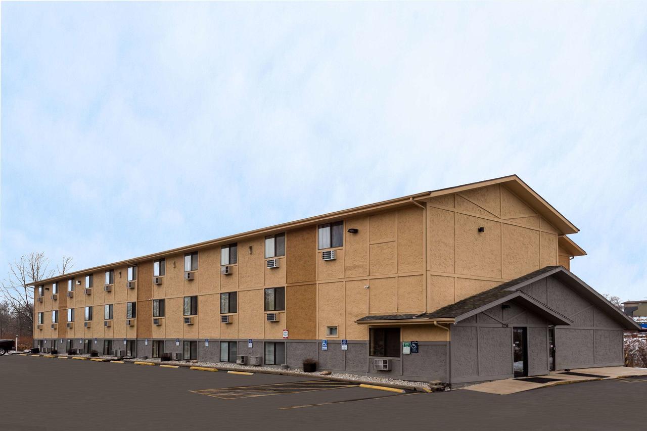 Super 8 By Wyndham Dubuque/Galena Area - thumb 3