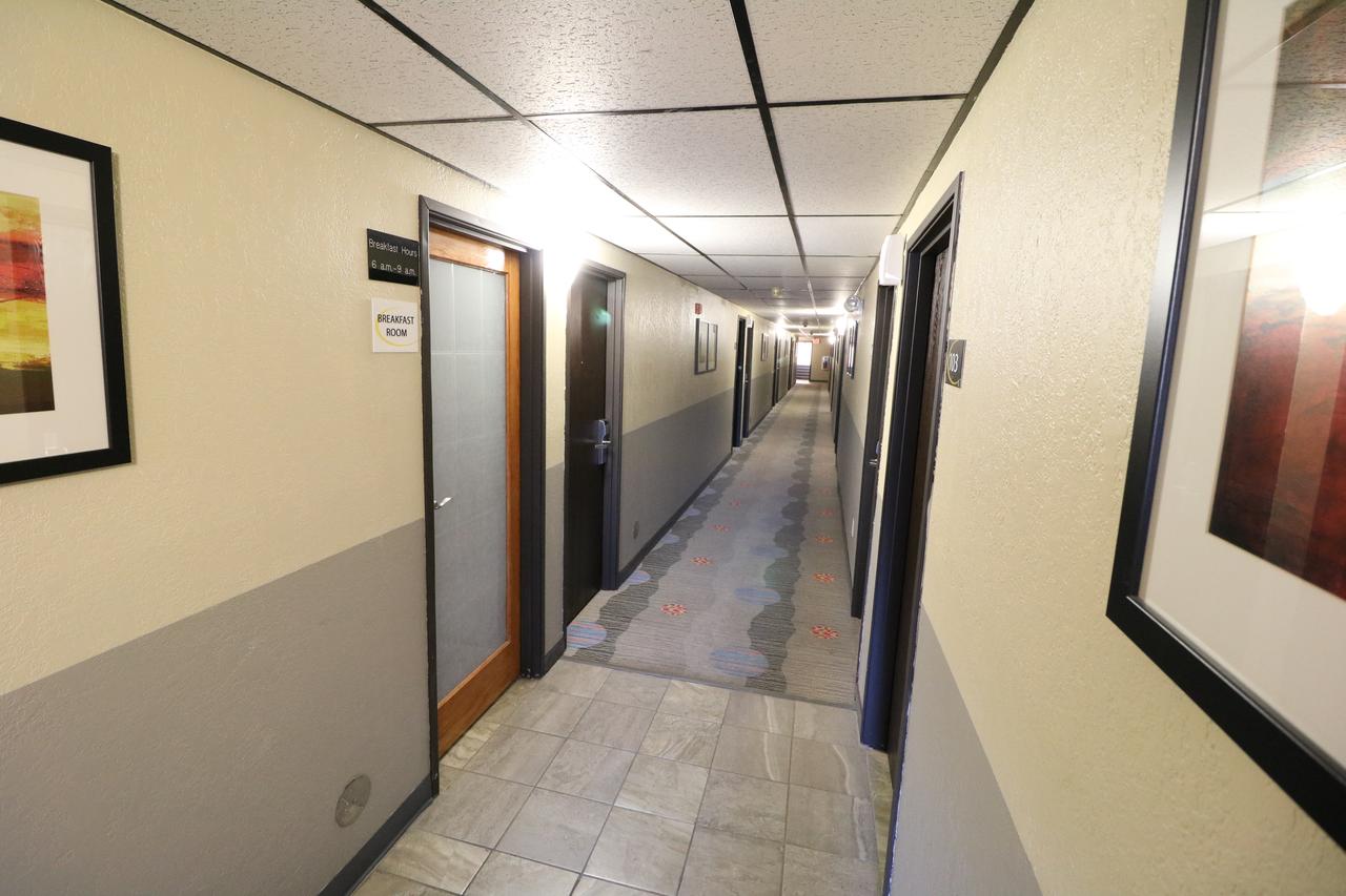 Super 8 By Wyndham Dubuque/Galena Area - thumb 12