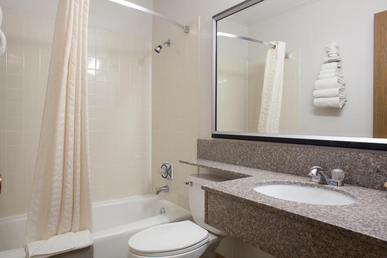 Heartland Inn Coralville - thumb 15