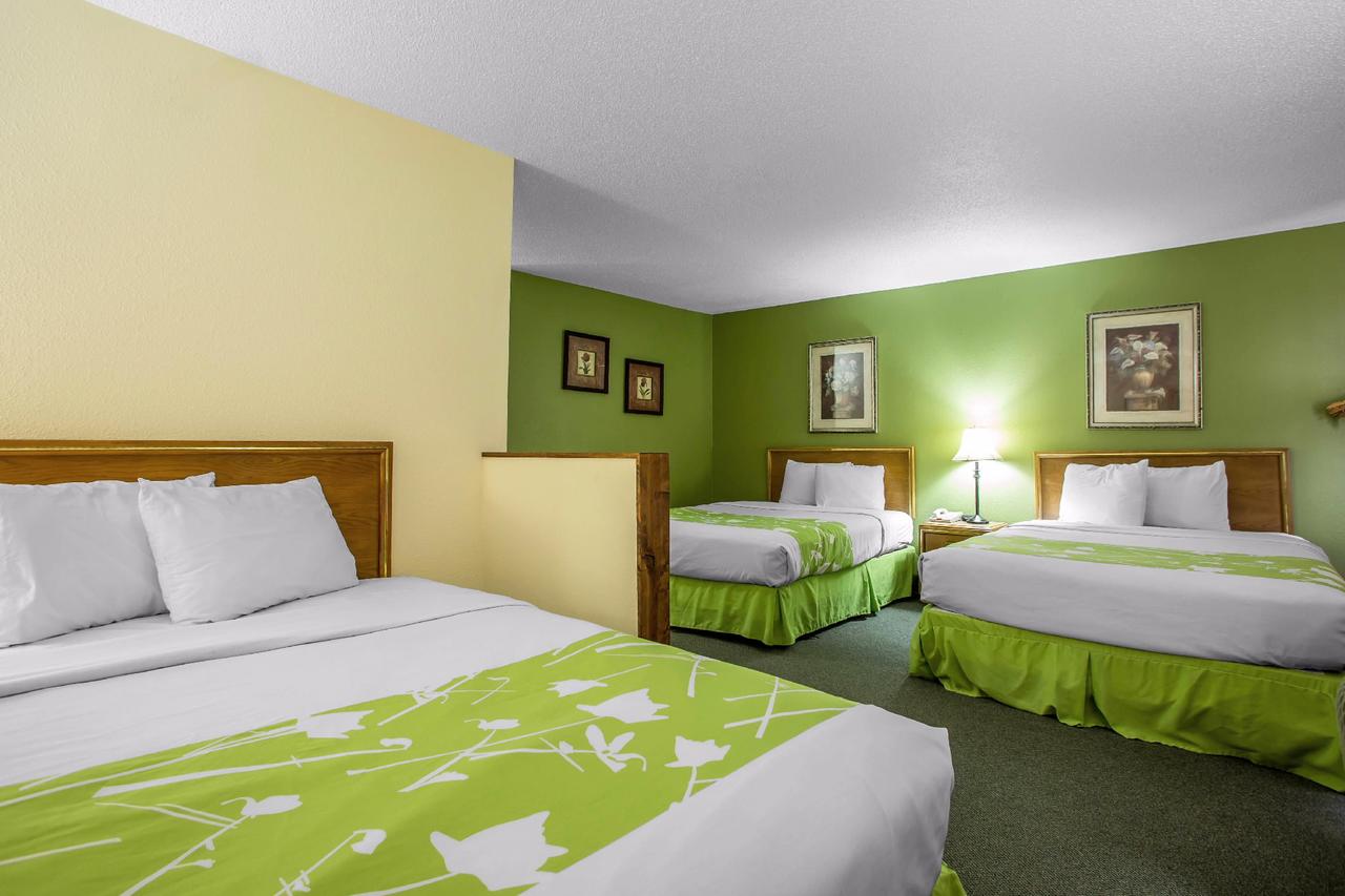Econo Lodge Inn & Suites Dubuque - thumb 32