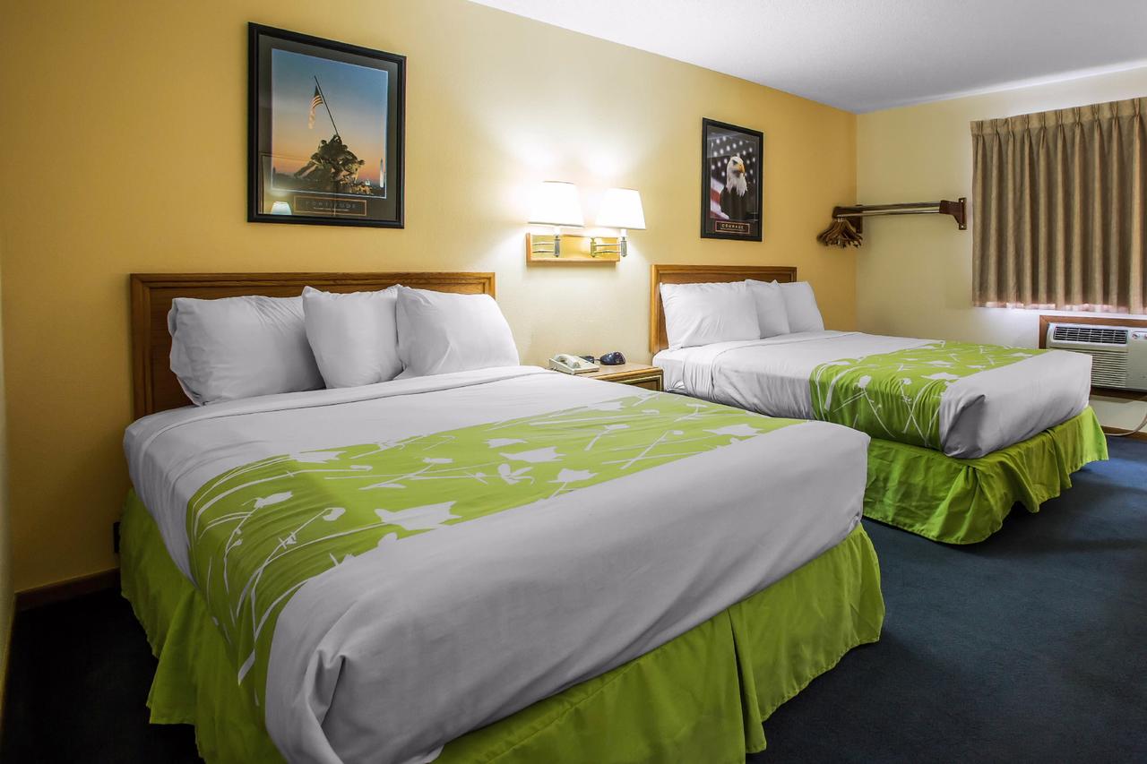 Econo Lodge Inn & Suites Dubuque - thumb 28