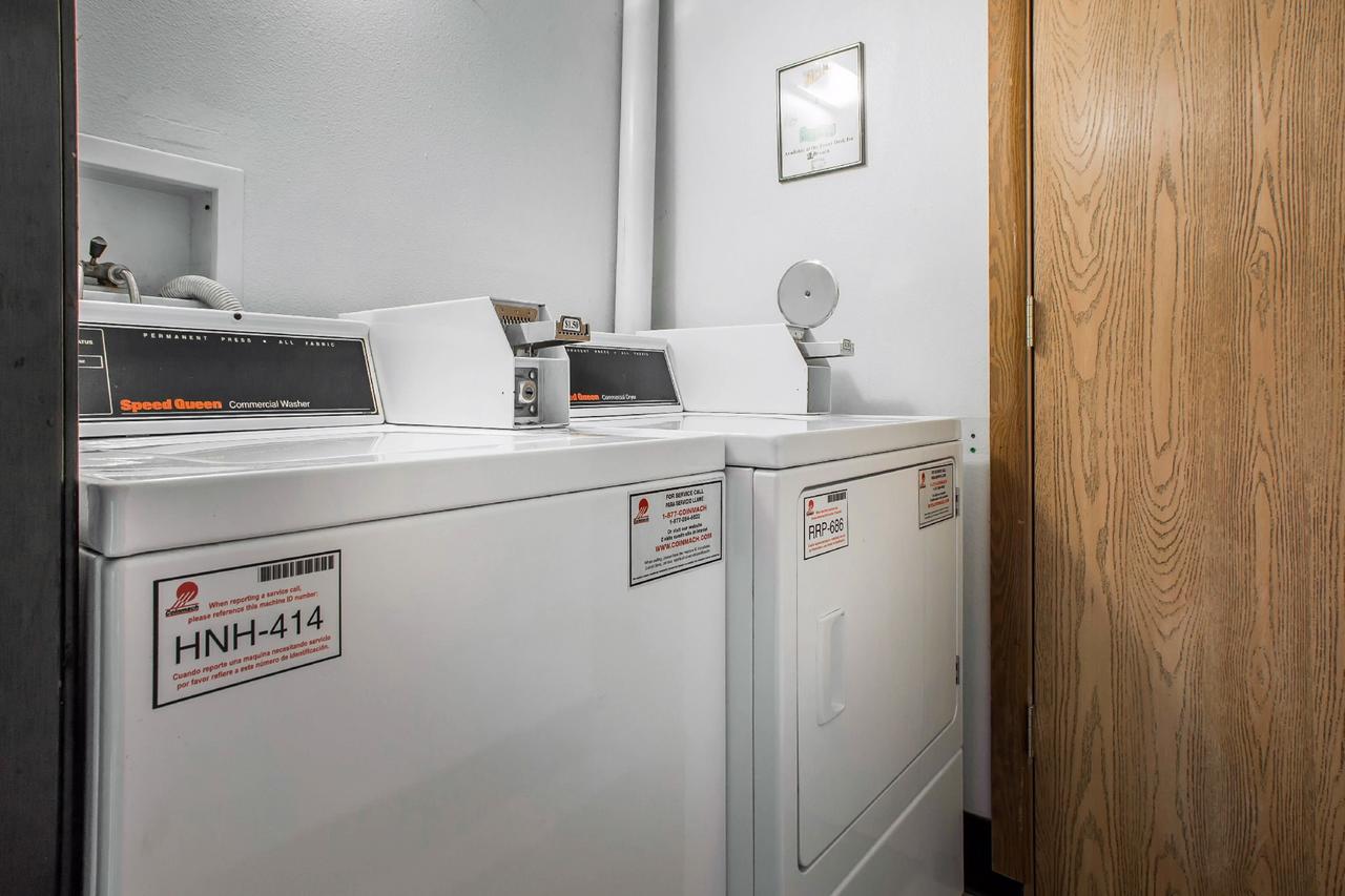 Econo Lodge Inn & Suites Dubuque - thumb 13