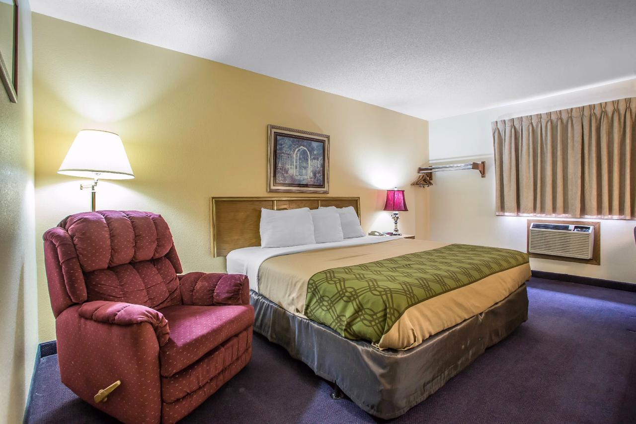 Econo Lodge Inn & Suites Dubuque - thumb 19