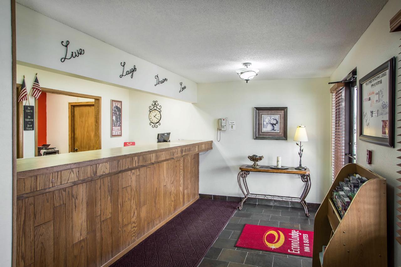Econo Lodge Inn & Suites Dubuque - thumb 4