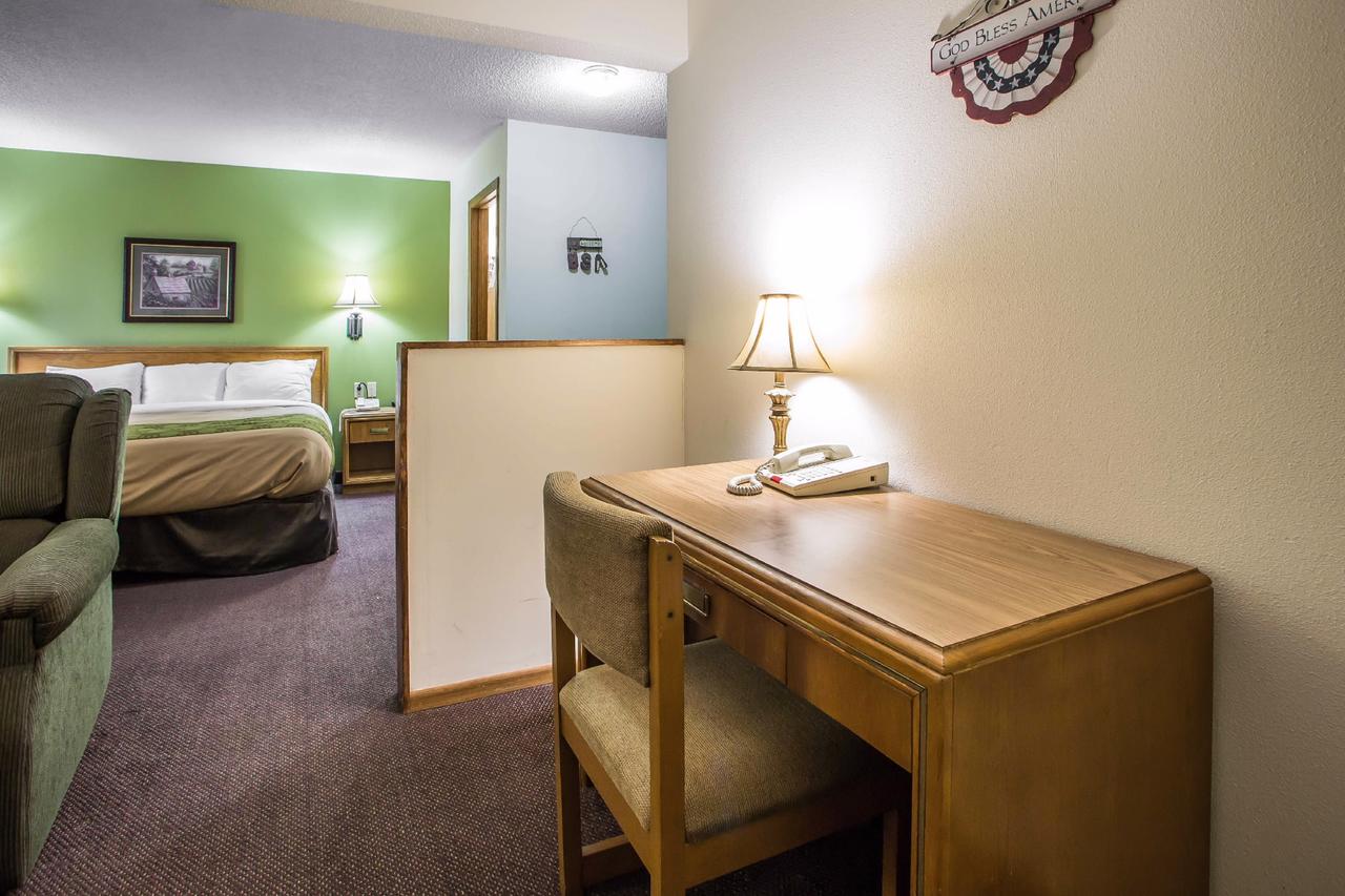 Econo Lodge Inn & Suites Dubuque - thumb 15
