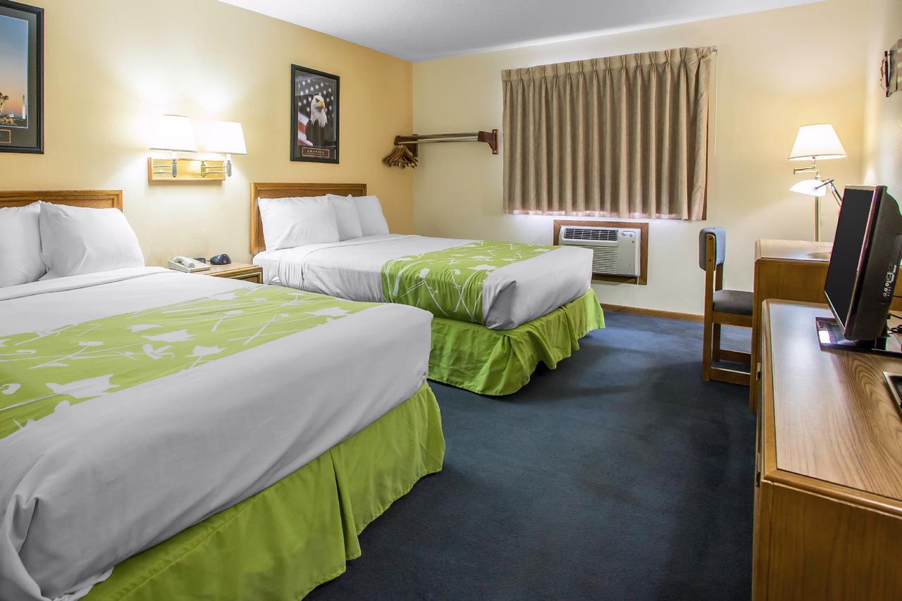 Econo Lodge Inn & Suites Dubuque - thumb 29