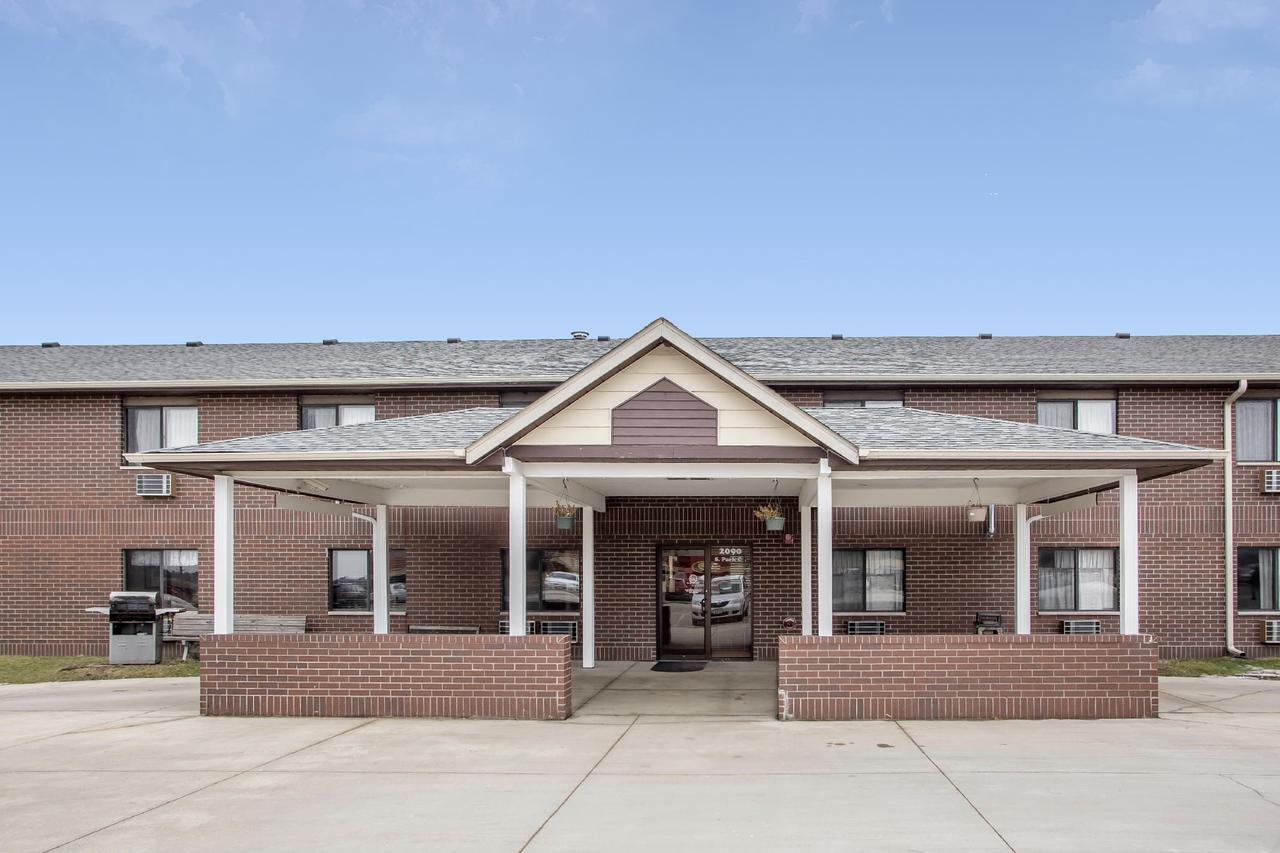 Econo Lodge Inn & Suites Dubuque - thumb 1
