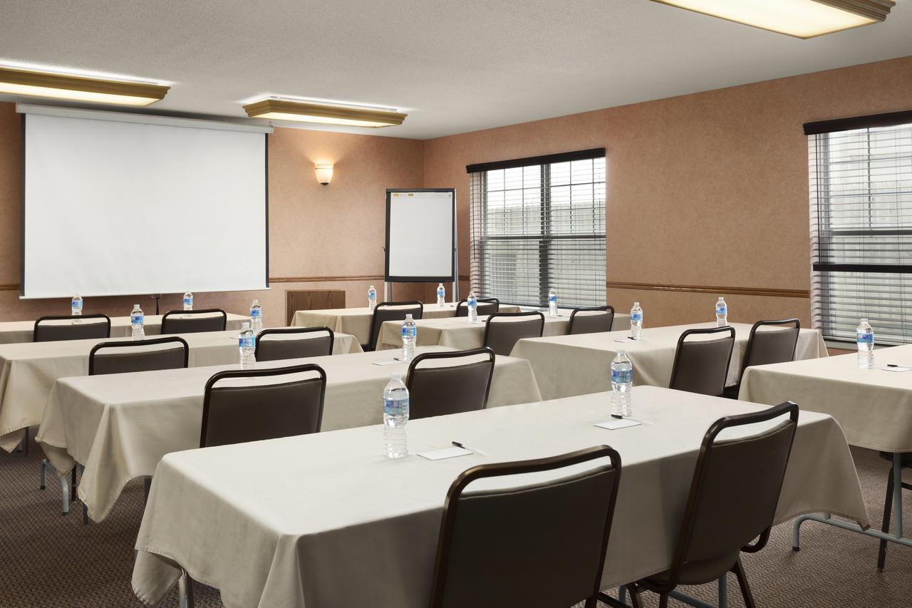 Country Inn & Suites By Radisson, Fort Dodge, IA - thumb 6