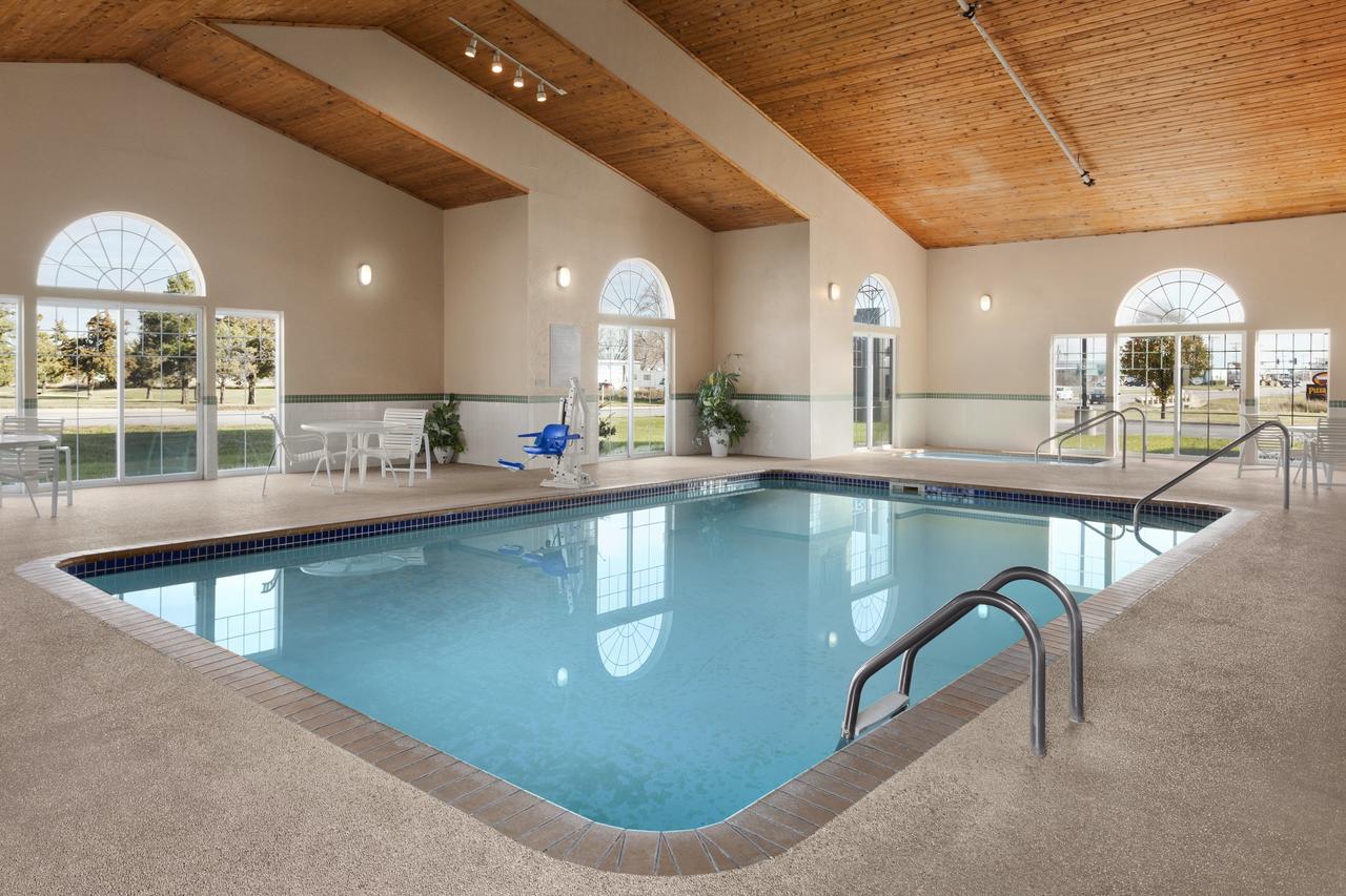 Country Inn & Suites By Radisson, Fort Dodge, IA - thumb 3