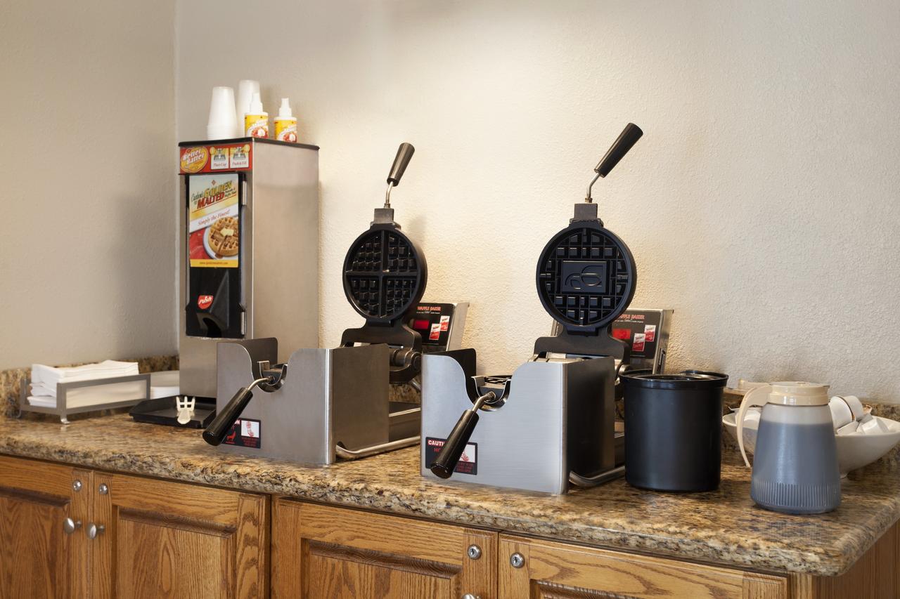 Country Inn & Suites By Radisson, Fort Dodge, IA - thumb 14