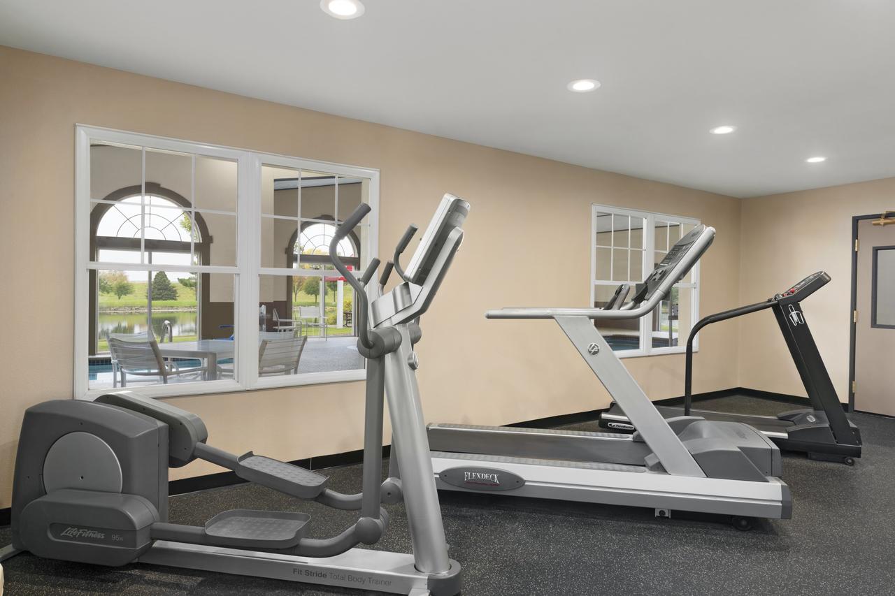 Country Inn & Suites By Radisson, Ankeny, IA - thumb 4