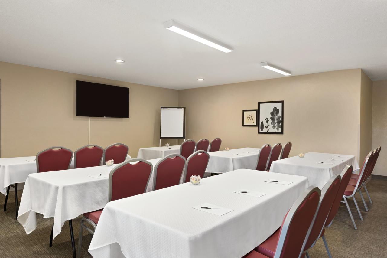 Country Inn & Suites By Radisson, Ankeny, IA - thumb 5