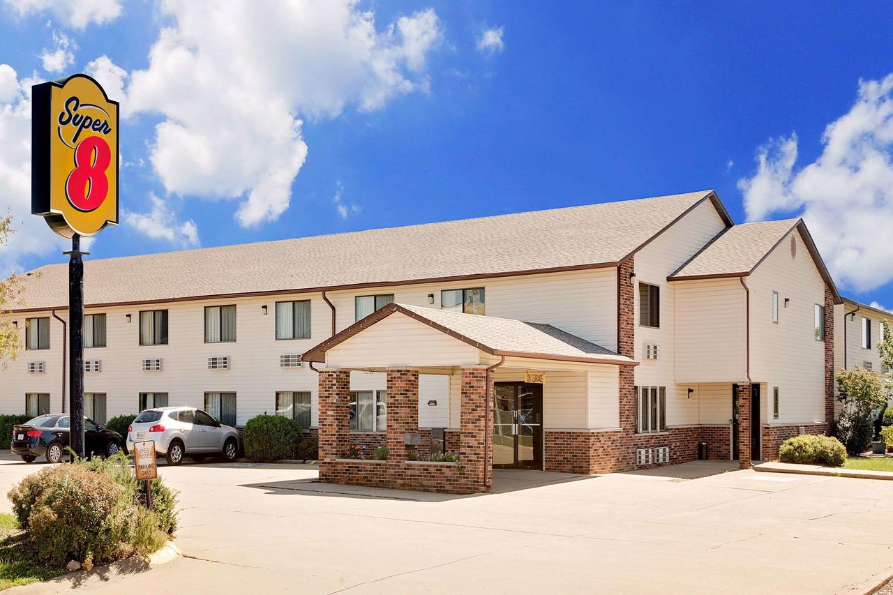 Super 8 By Wyndham Dyersville - thumb 0