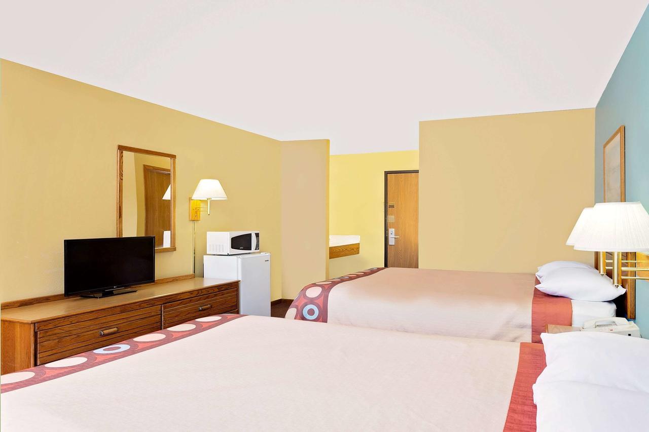 Super 8 By Wyndham Dyersville - thumb 12