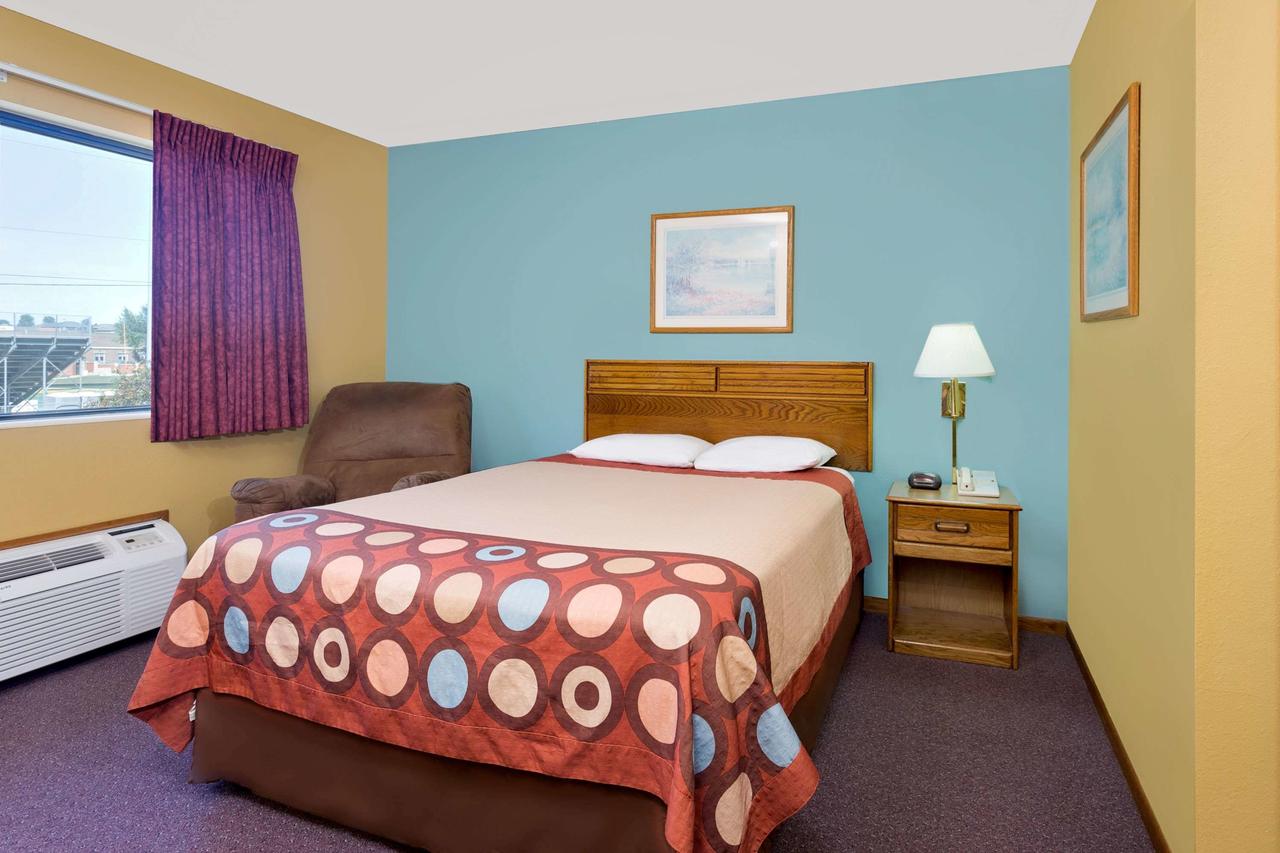 Super 8 By Wyndham Dyersville - thumb 14