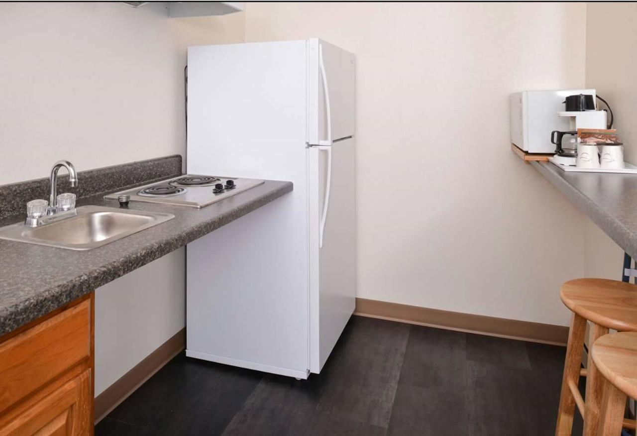 Americas Best Value Inn & Suites; Atlantic Inn & Suites - thumb 11