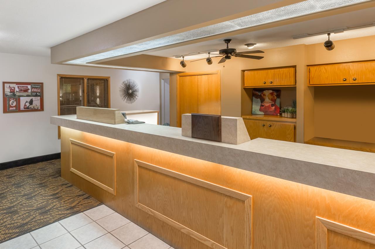 Americas Best Value Inn & Suites; Atlantic Inn & Suites - thumb 33