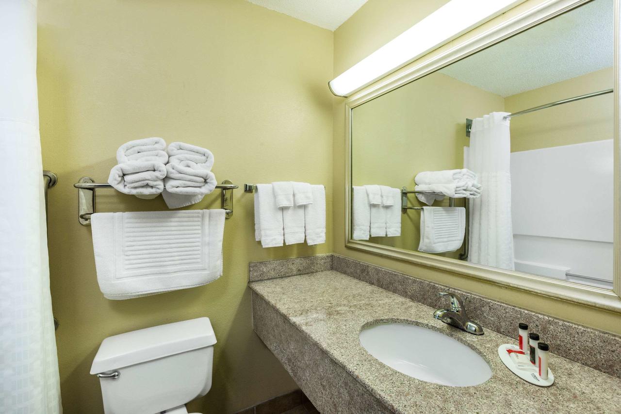 Baymont By Wyndham Fort Dodge - thumb 36