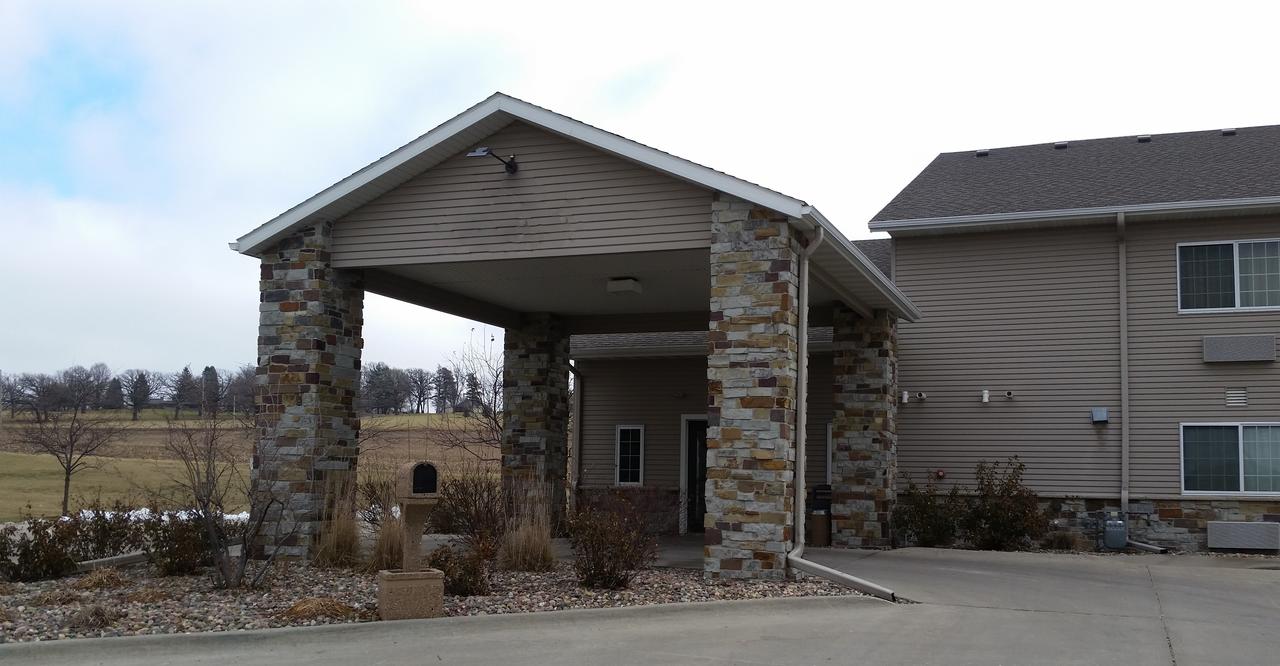 Rock Island Inn & Suites - thumb 0
